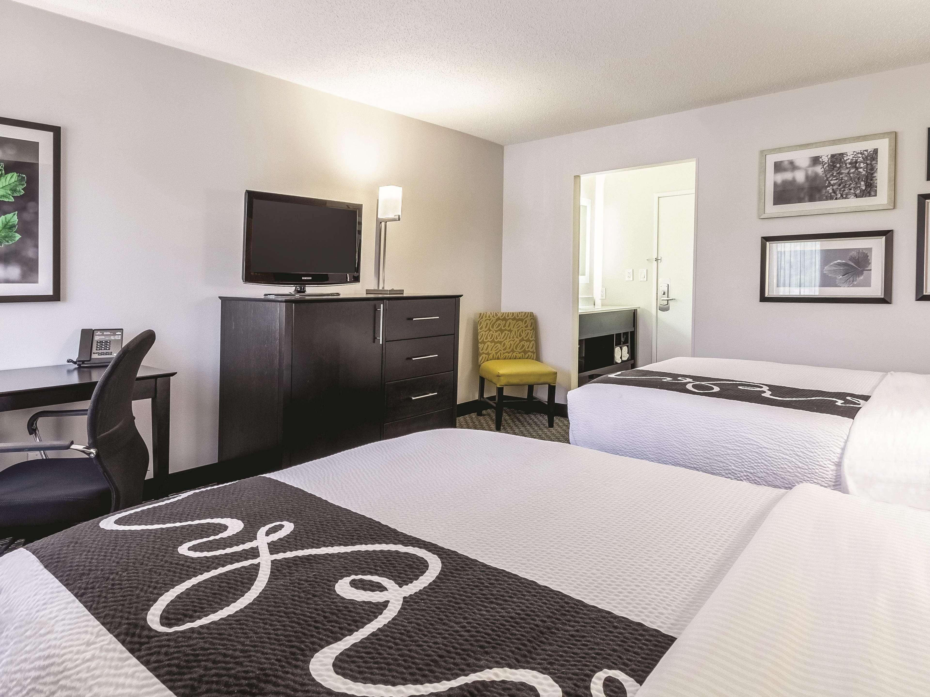 Hotel La Quinta By Wyndham Cleveland - Airport North Esterno foto