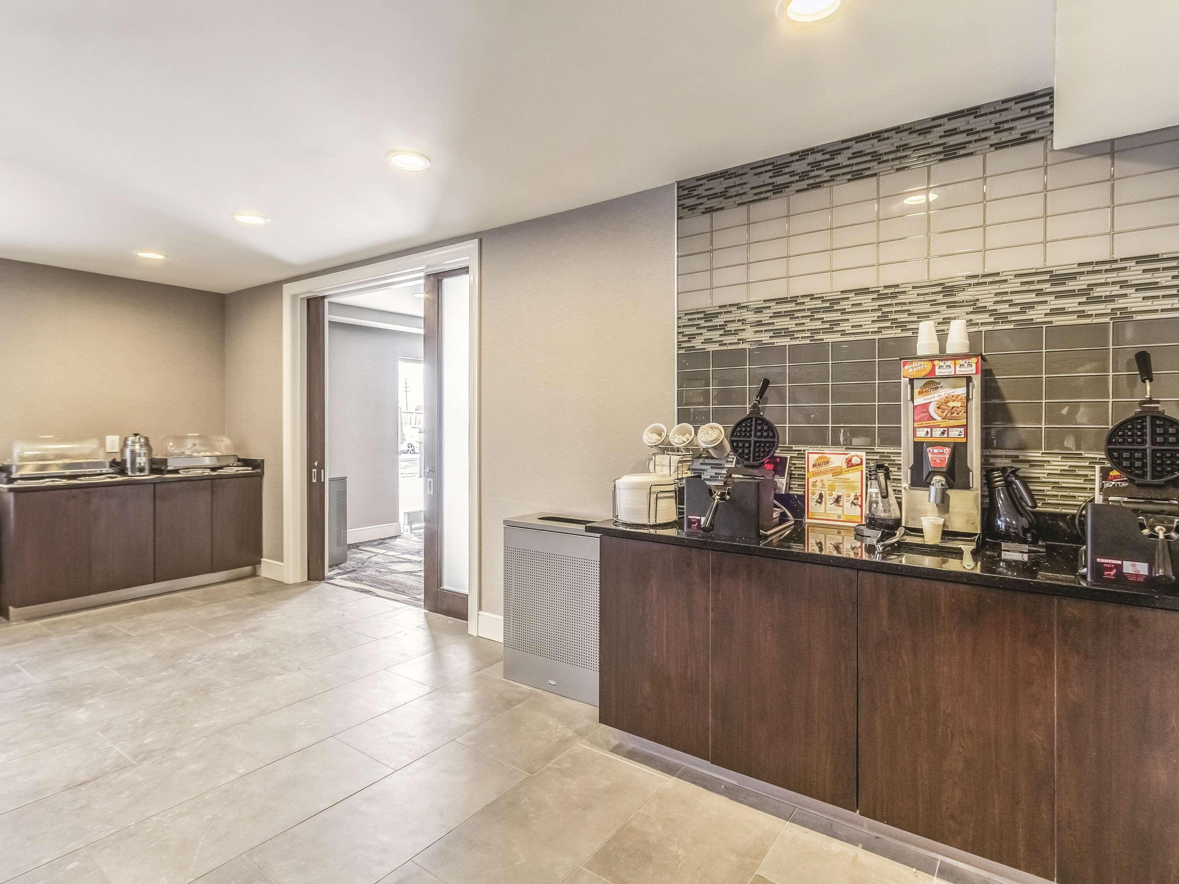 Hotel La Quinta By Wyndham Cleveland - Airport North Esterno foto