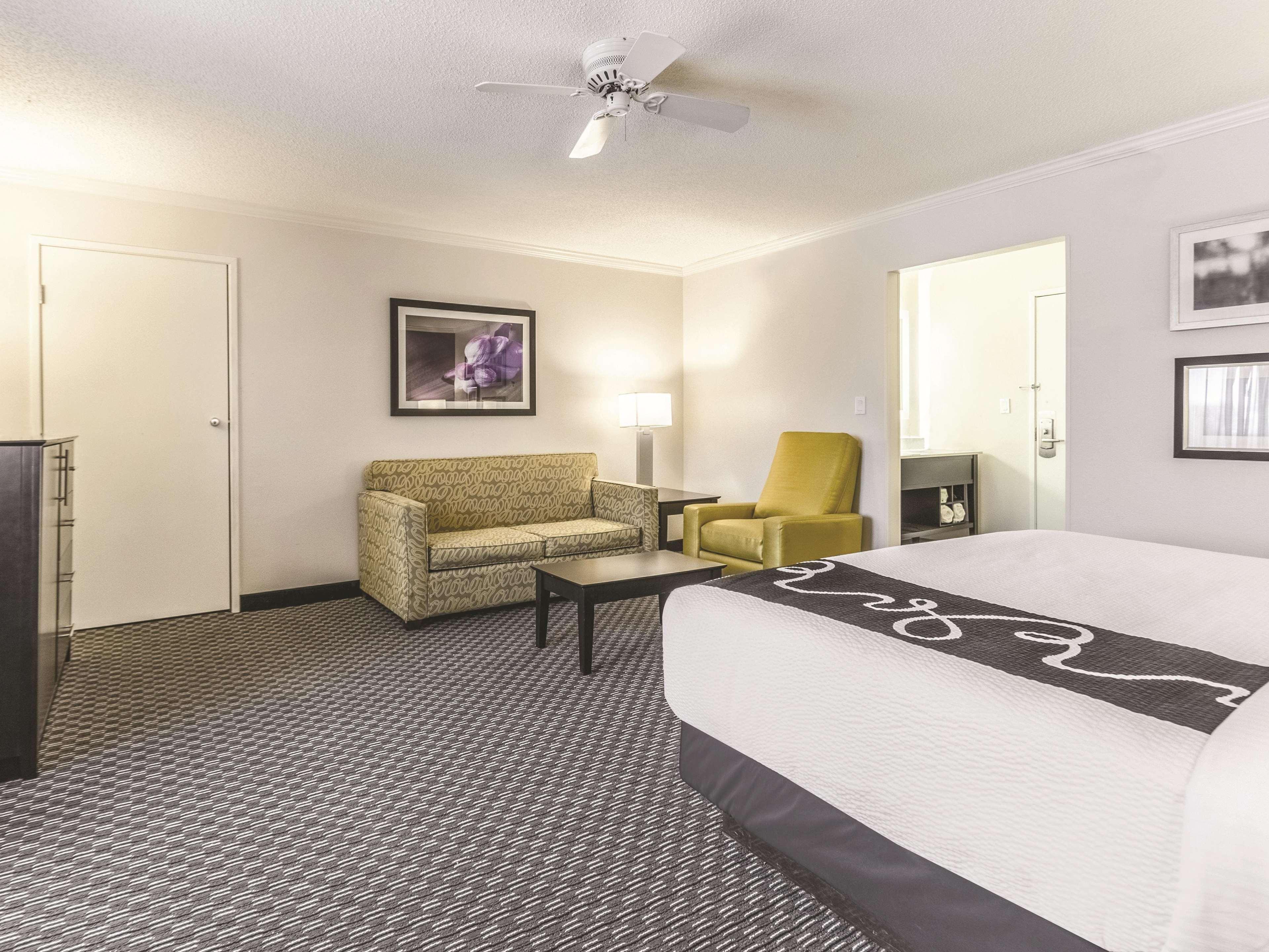 Hotel La Quinta By Wyndham Cleveland - Airport North Esterno foto