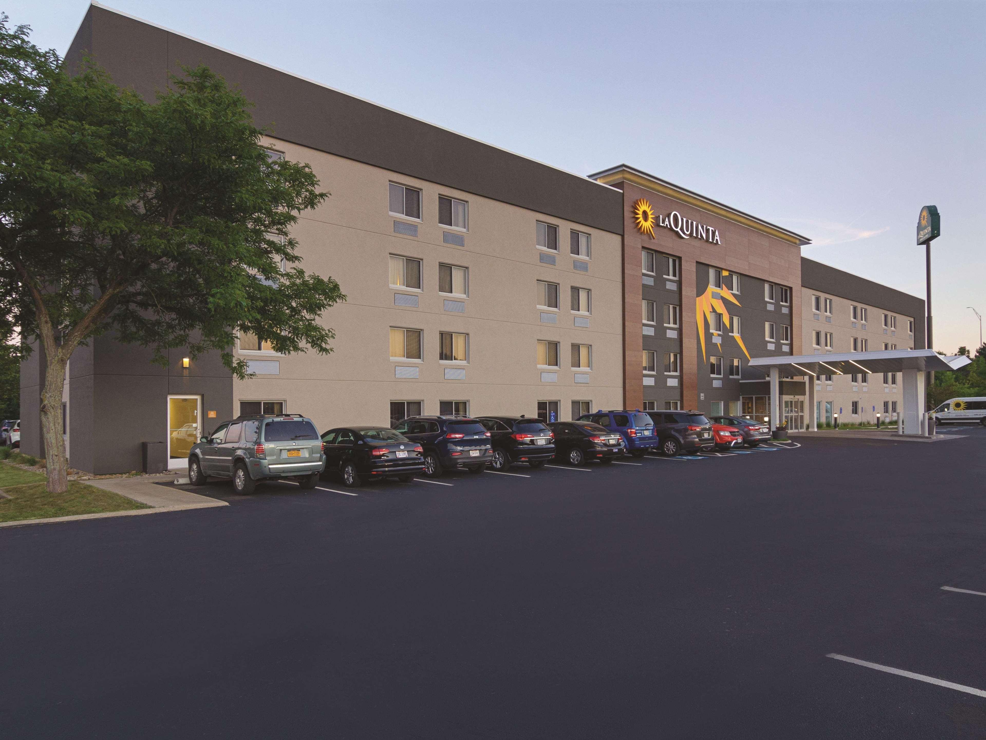 Hotel La Quinta By Wyndham Cleveland - Airport North Esterno foto