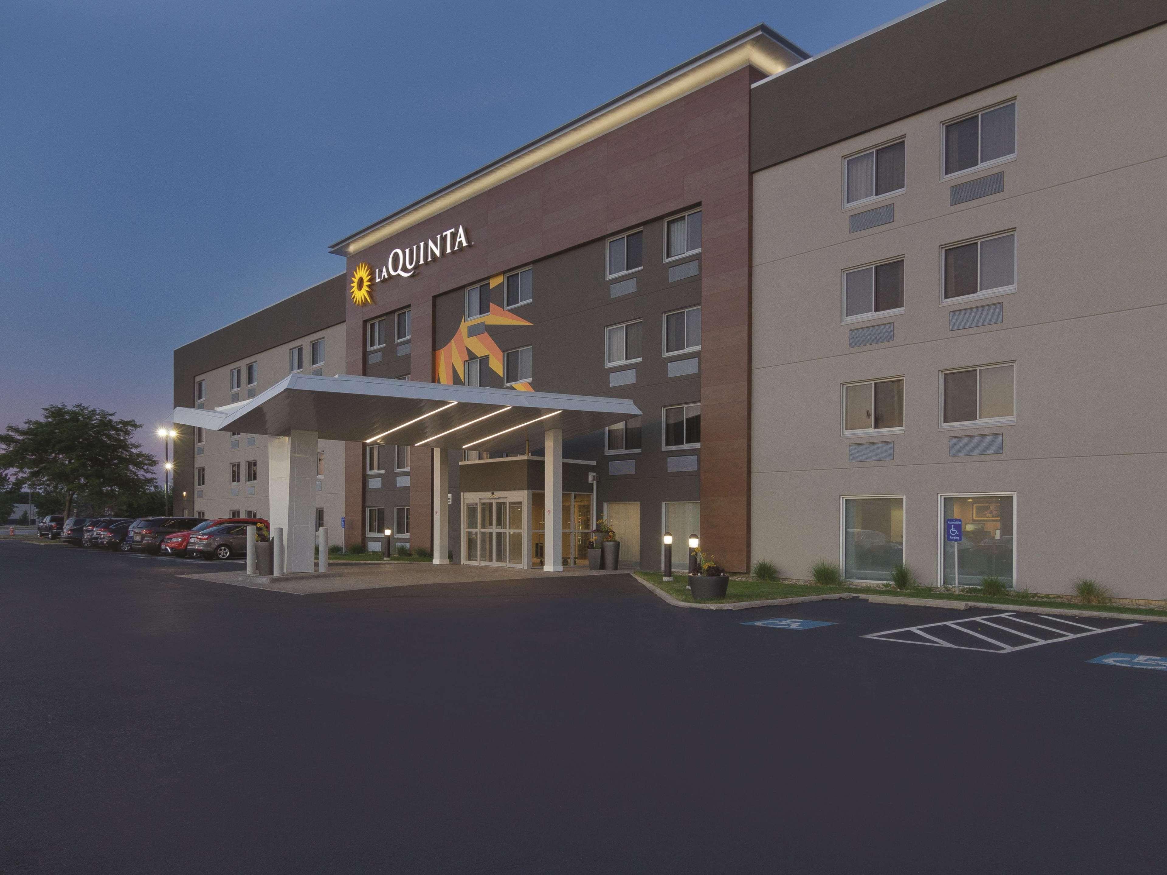 Hotel La Quinta By Wyndham Cleveland - Airport North Esterno foto