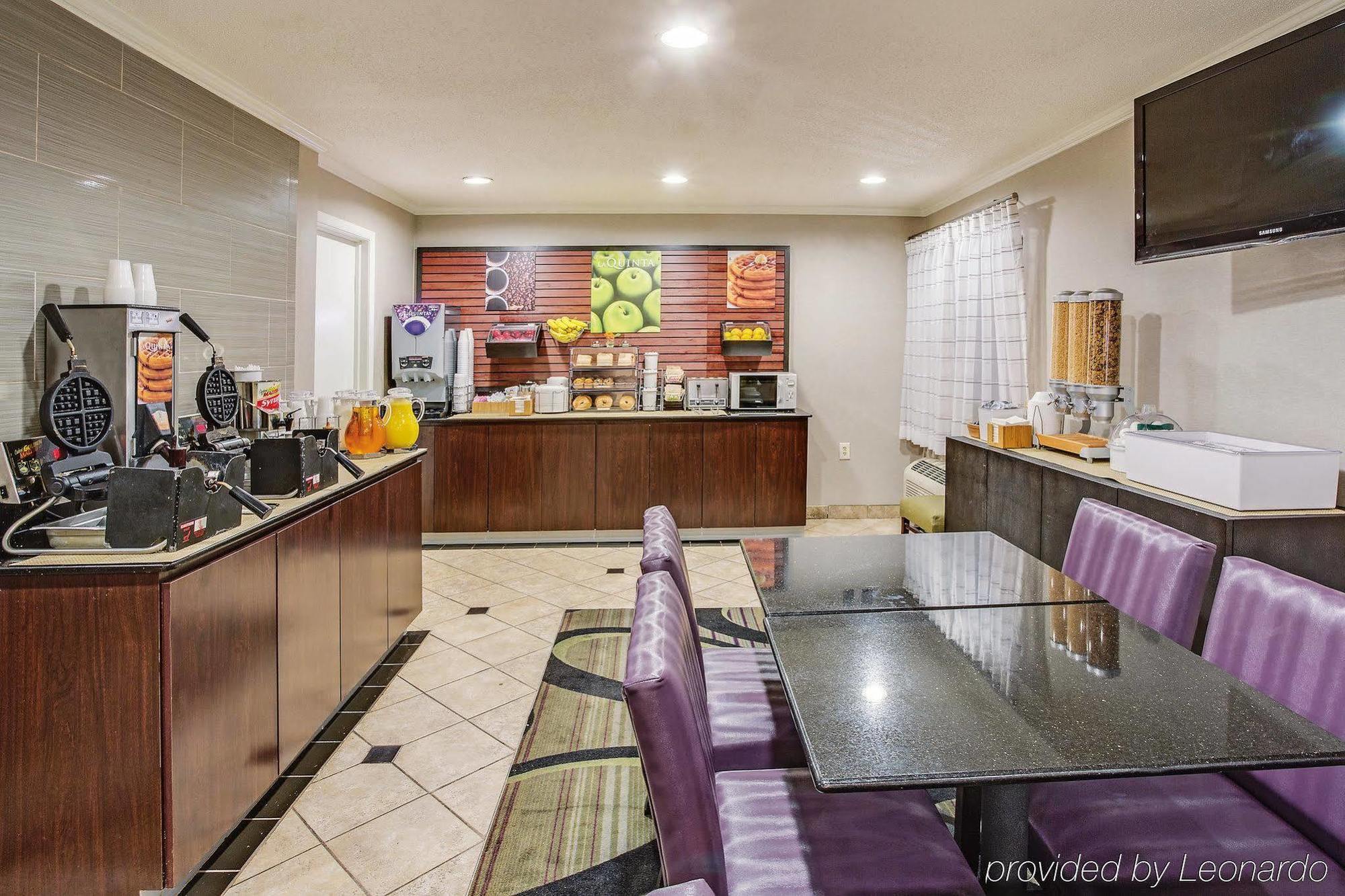 Hotel La Quinta By Wyndham Cleveland - Airport North Esterno foto