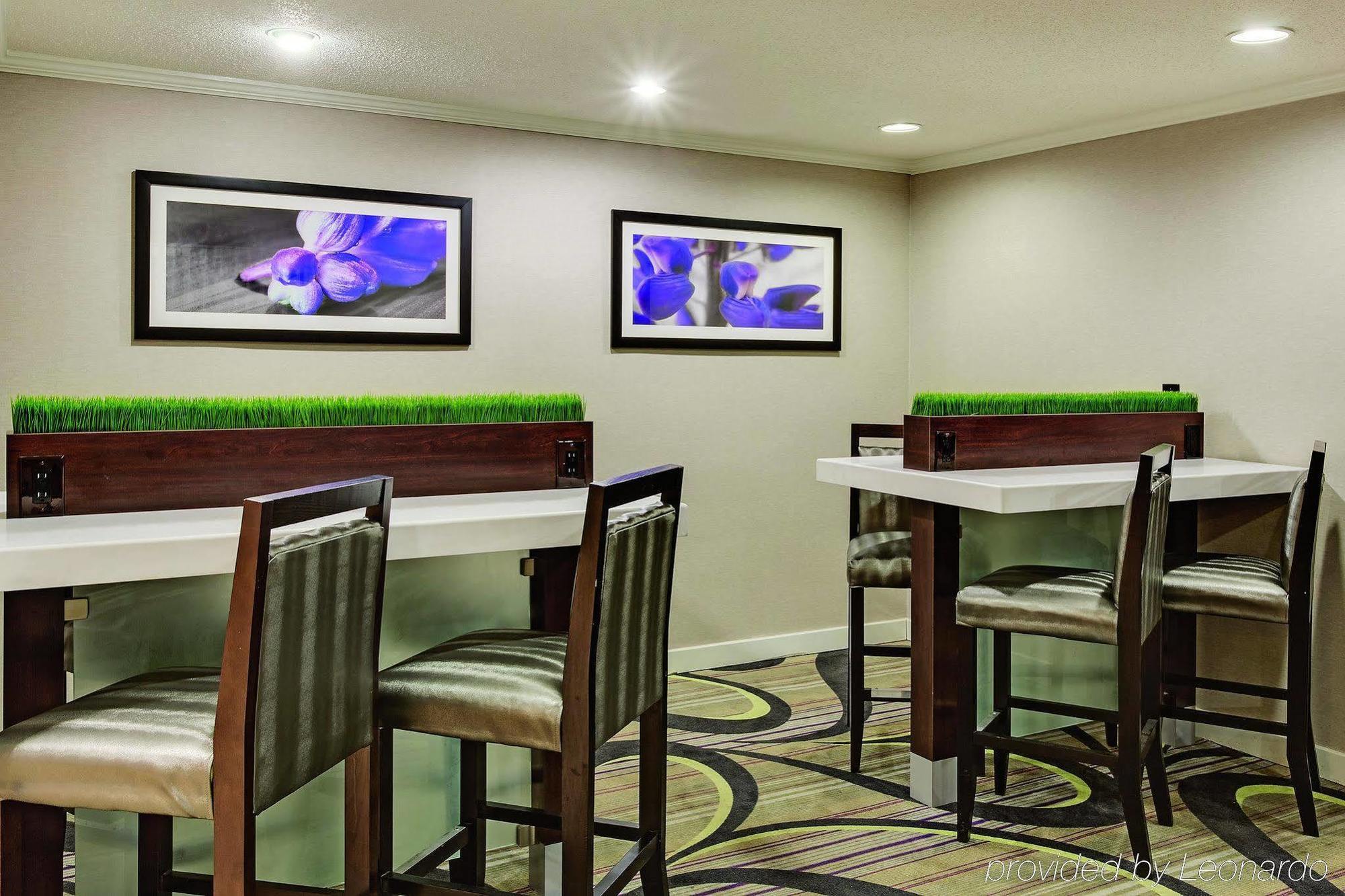 Hotel La Quinta By Wyndham Cleveland - Airport North Esterno foto