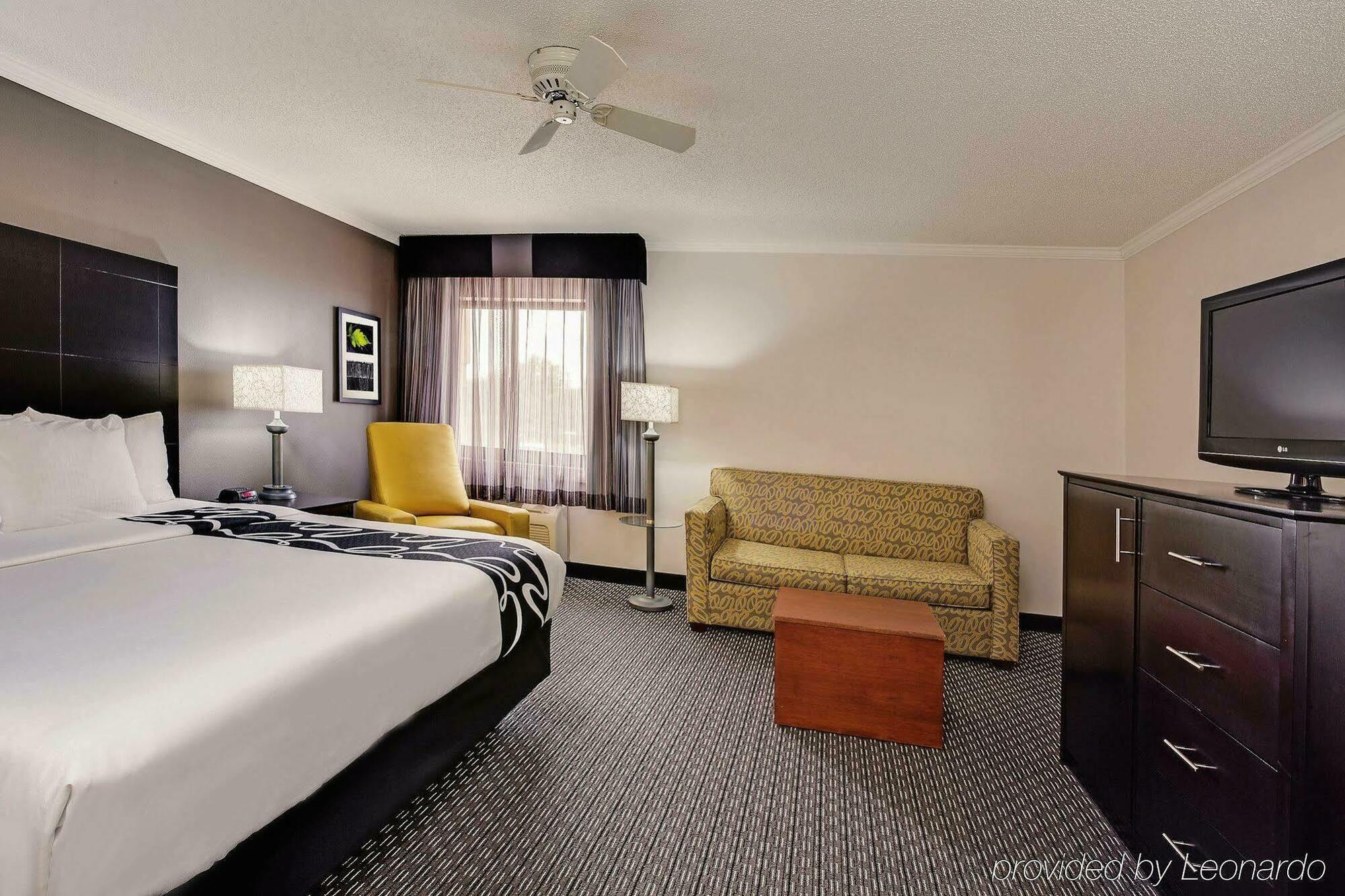 Hotel La Quinta By Wyndham Cleveland - Airport North Esterno foto
