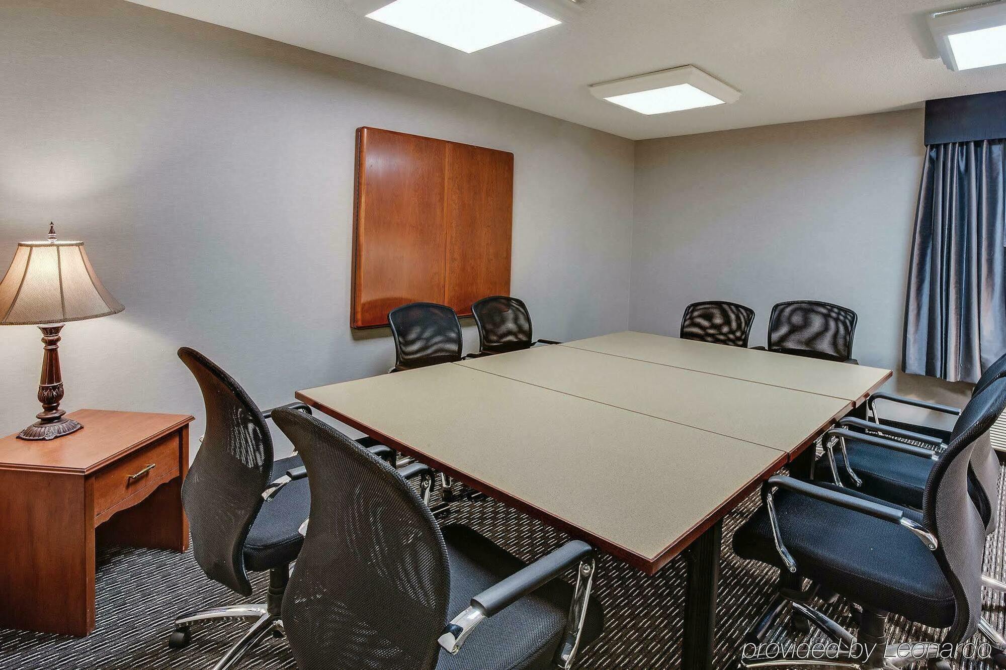 Hotel La Quinta By Wyndham Cleveland - Airport North Esterno foto